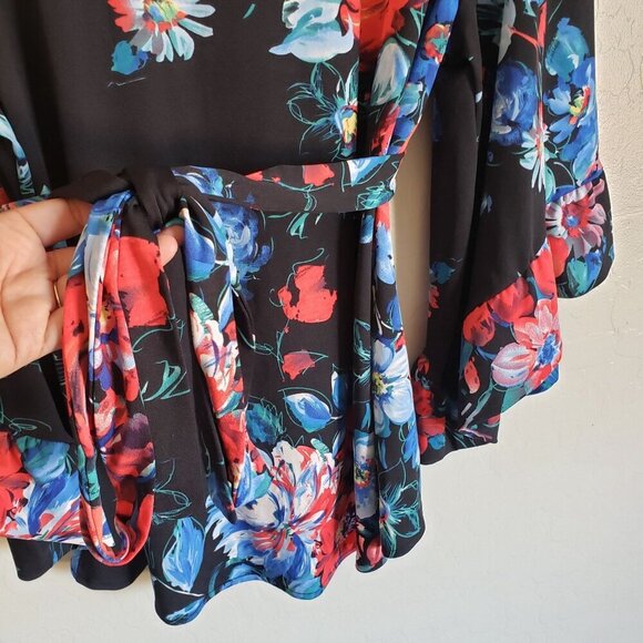 Betsey Johnson Dark Floral Bell Sleeve V-Neck Blouse Black L/XL Tie Waist Kimono - Picture 8 of 12
